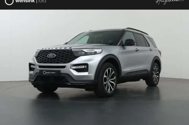 Ford Explorer (2021) thumbnail 1