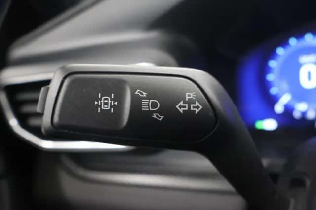 Ford Explorer (2021) thumbnail 33