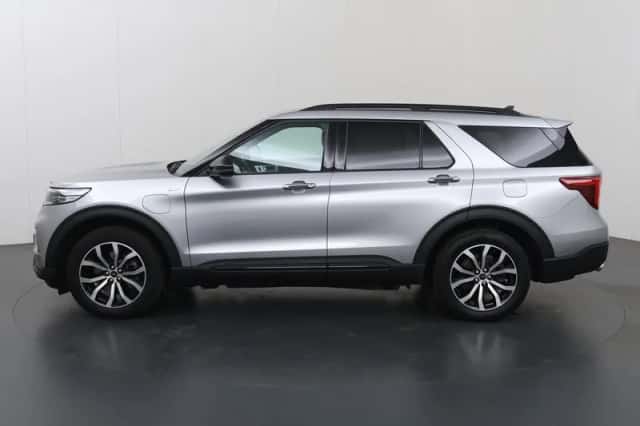 Ford Explorer (2021) thumbnail 5