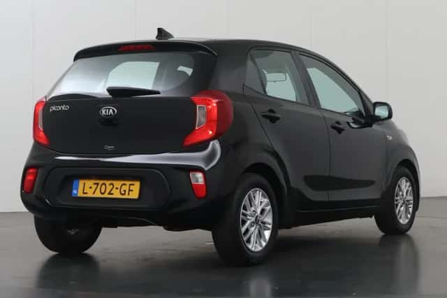 Kia Picanto (2021) thumbnail 2