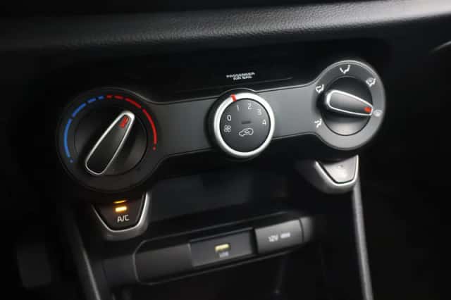 Kia Picanto (2021) thumbnail 17