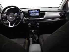 Kia Stonic (2020) thumbnail 8