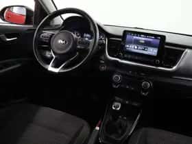 Kia Stonic (2020) thumbnail 9