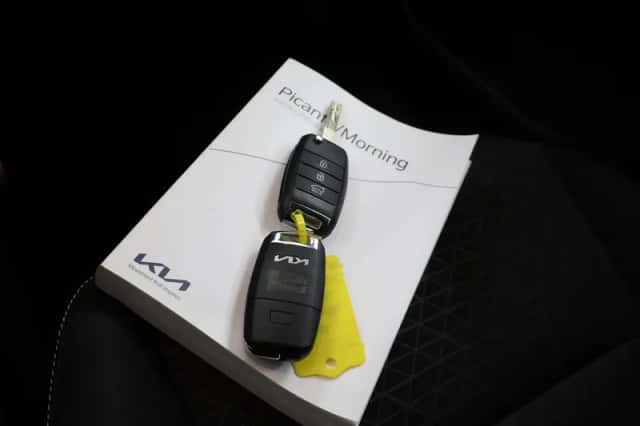 Kia Picanto (2023) thumbnail 25