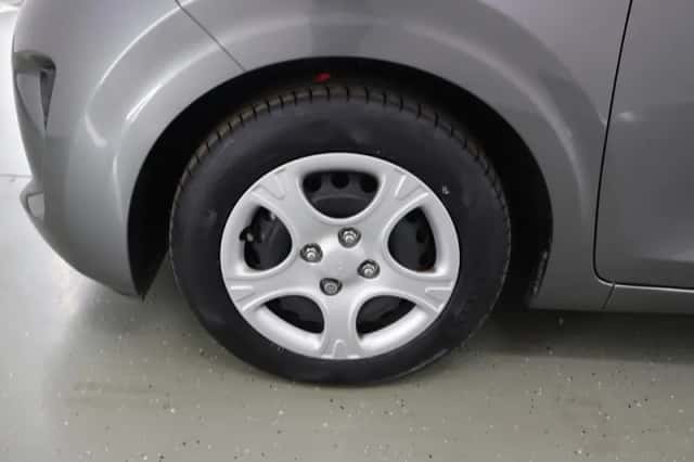 Kia Picanto (2023) thumbnail 34