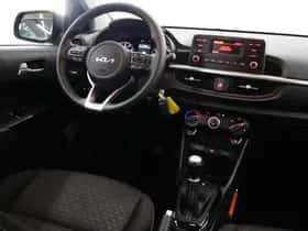 Kia Picanto (2023) thumbnail 9