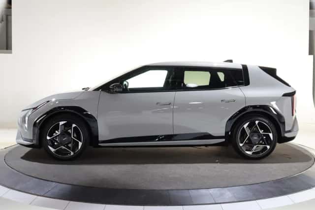 Kia EV4 (2026) thumbnail 5