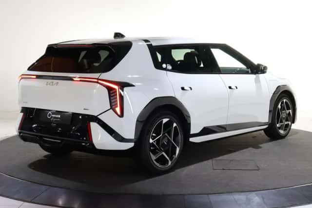Kia EV4 (2026) thumbnail 2