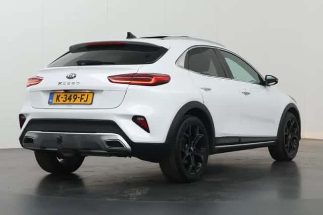Kia XCeed (2021) thumbnail 2