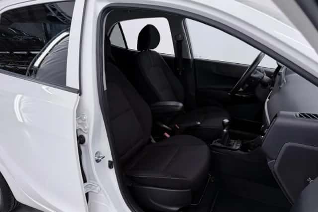 Kia Picanto (2023) thumbnail 10