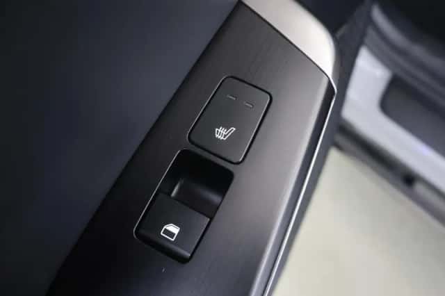 Kia EV6 (2025) thumbnail 12