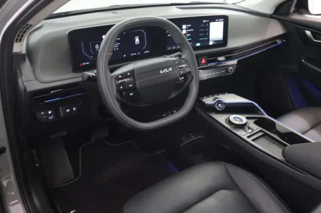 Kia EV6 (2025) thumbnail 7