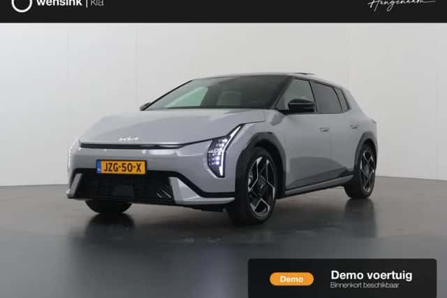 Kia EV4 (2026) thumbnail 1