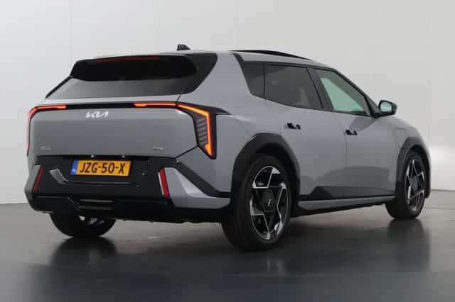 Kia EV4 (2026) thumbnail 2