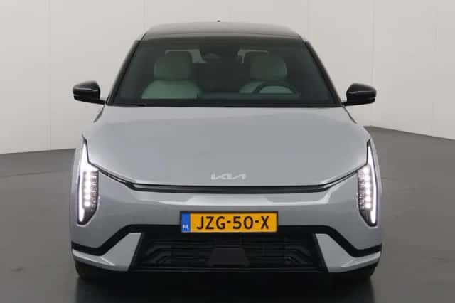 Kia EV4 (2026) thumbnail 3