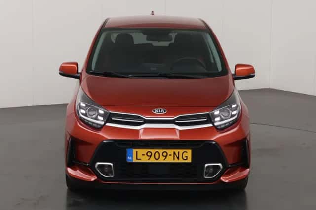 Kia Picanto (2021) thumbnail 3