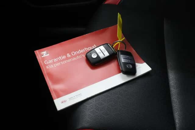 Kia Picanto (2021) thumbnail 25