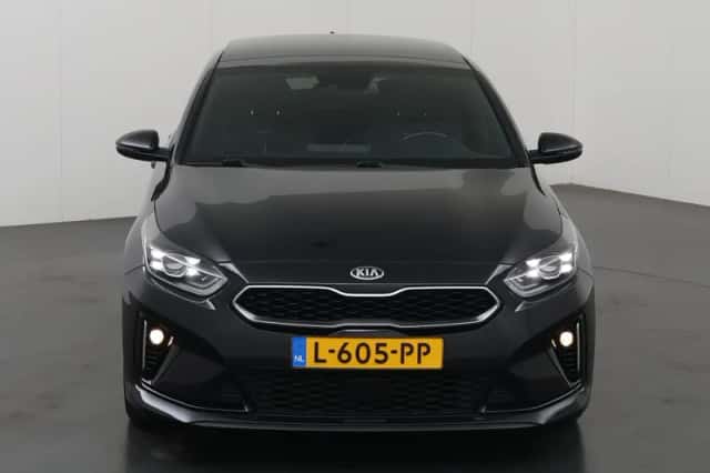 Kia Proceed (2021) thumbnail 3
