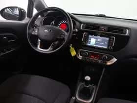 Kia Rio (2017) thumbnail 9