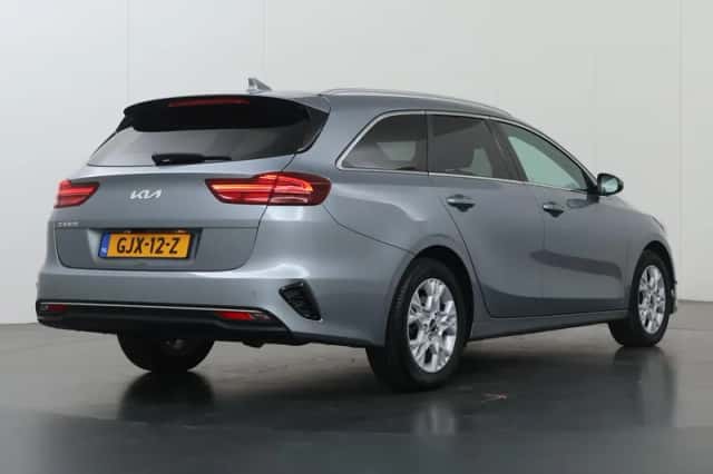 Kia Ceed (2024) thumbnail 2