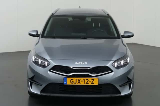 Kia Ceed (2024) thumbnail 3