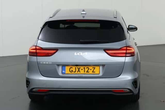 Kia Ceed (2024) thumbnail 4