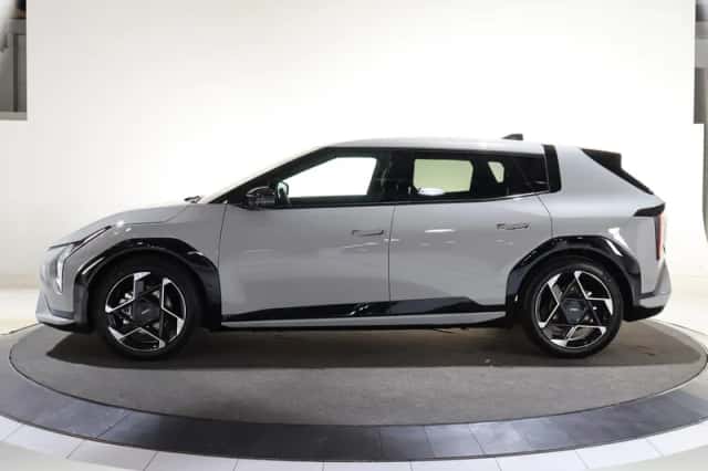 Kia EV4 (2026) thumbnail 5