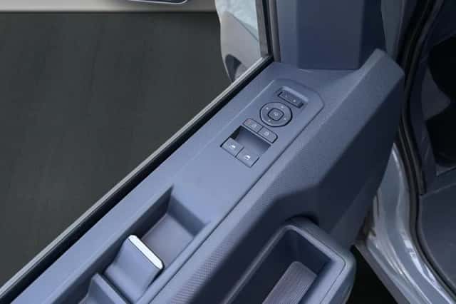 Kia PV5 Passenger (2026) thumbnail 24