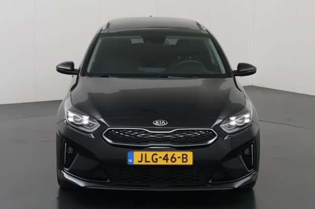 Kia Ceed Sportswagon (2021) thumbnail 3