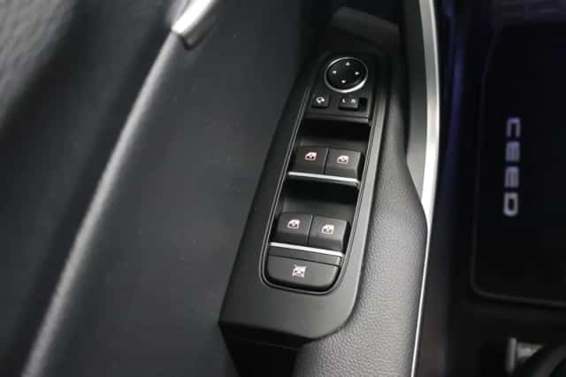 Kia Ceed Sportswagon (2021) thumbnail 38