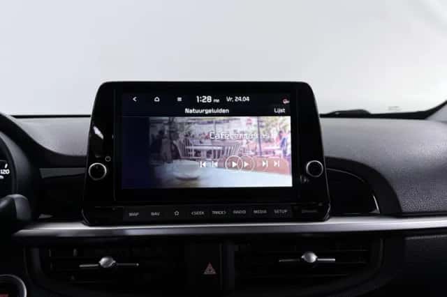 Kia Picanto (2021) thumbnail 16