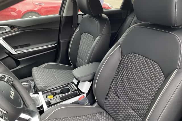 Kia Ceed (2024) thumbnail 8