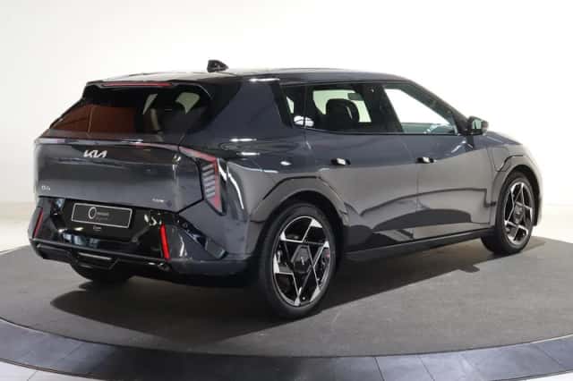 Kia EV4 (2026) thumbnail 2