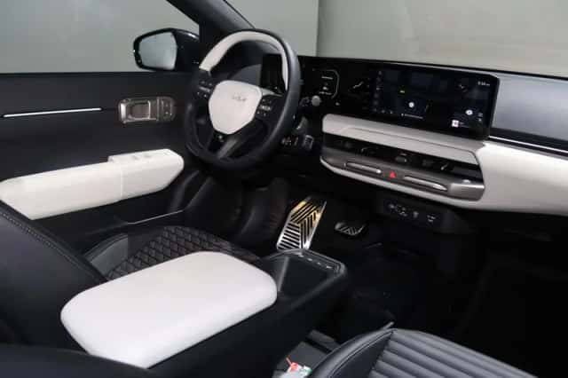 Kia EV4 (2026) thumbnail 7
