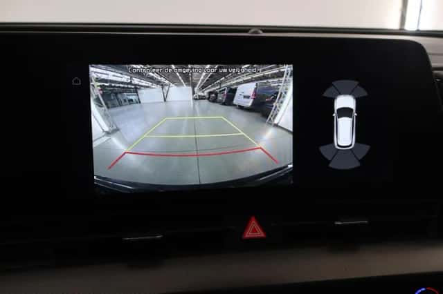 Kia Sportage (2022) thumbnail 17