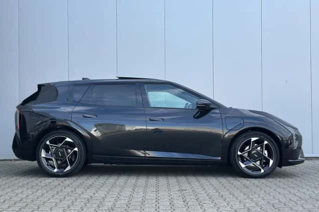 Kia EV4 (2025) thumbnail 5