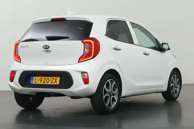 Kia Picanto (2021) thumbnail 2