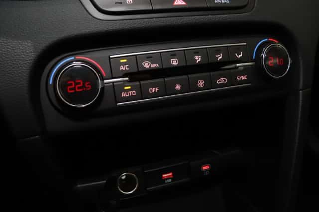 Kia Ceed (2025) thumbnail 11