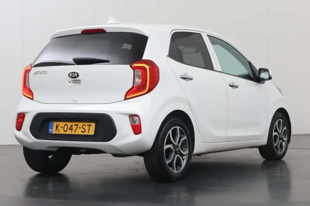 Kia Picanto (2021) thumbnail 2
