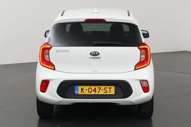 Kia Picanto (2021) thumbnail 4