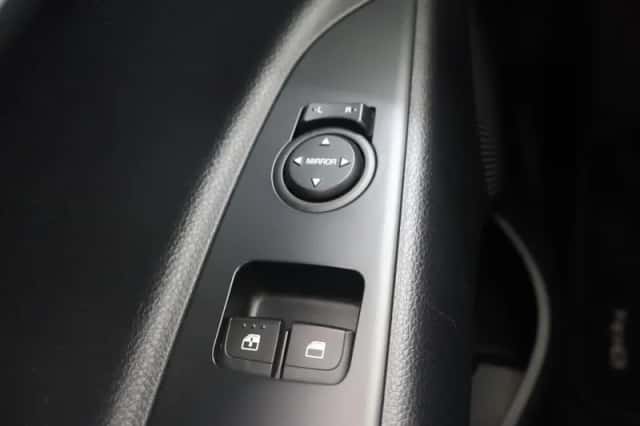 Kia Rio (2021) thumbnail 31