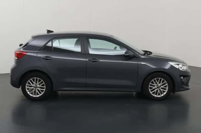 Kia Rio (2021) thumbnail 6