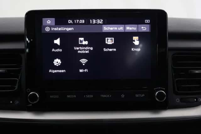 Kia Stonic (2021) thumbnail 15