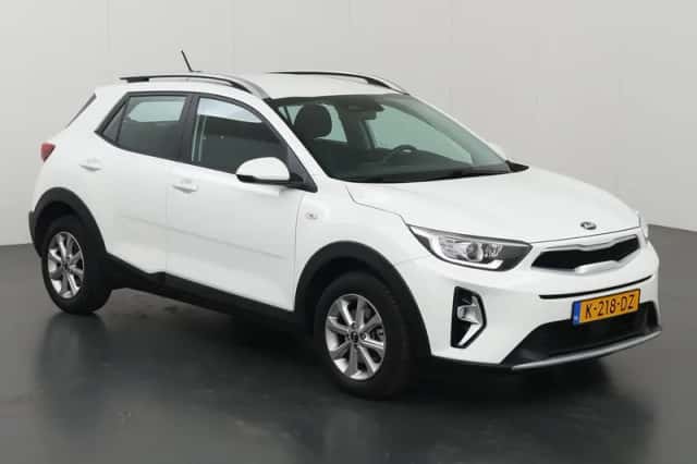 Kia Stonic (2021) thumbnail 23
