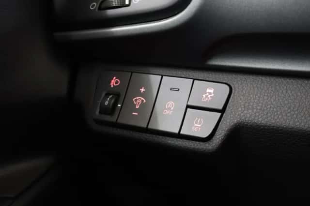 Kia Stonic (2021) thumbnail 27