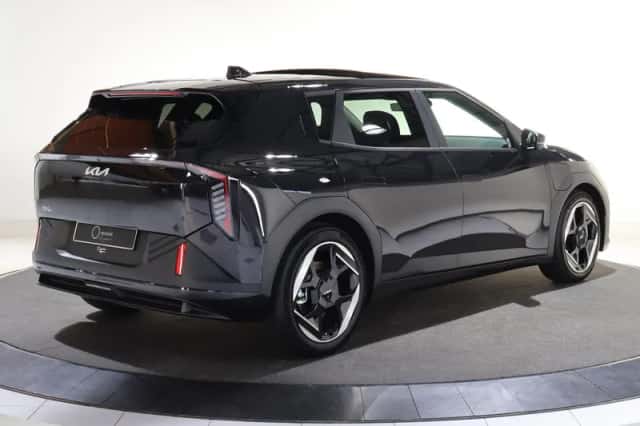 Kia EV4 (2026) thumbnail 2