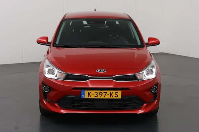 Kia Rio (2021) thumbnail 3