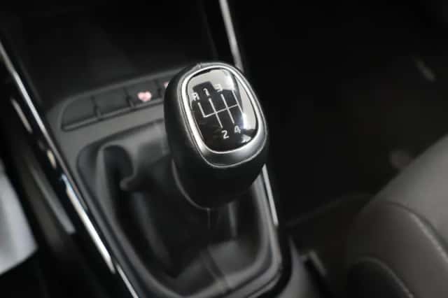 Kia Rio (2021) thumbnail 24