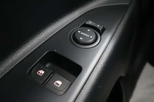 Kia Rio (2021) thumbnail 31
