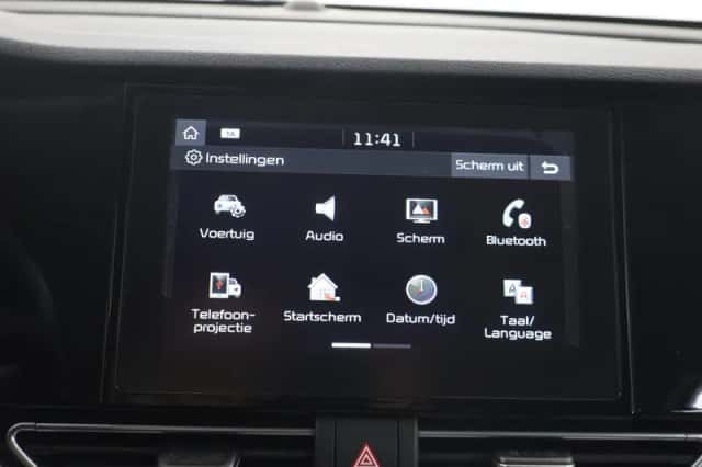 Kia Niro (2019) thumbnail 16